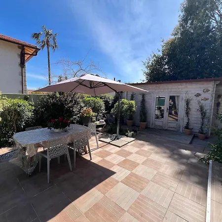 Peaceful Walk To Beaches Villa Antibes